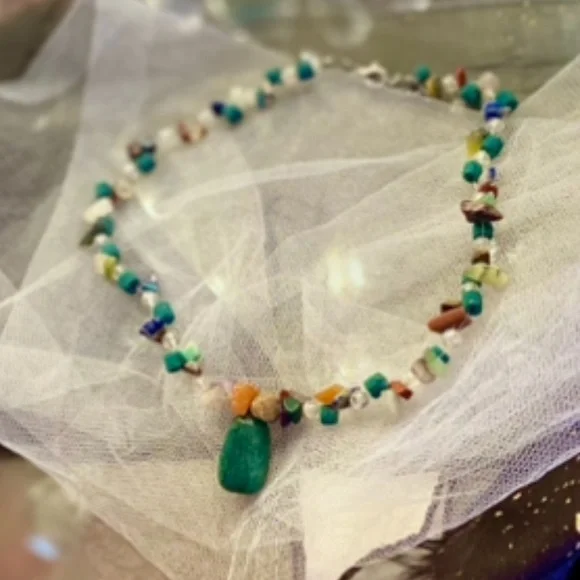 90’s True Vintage Jade Pendant Earthy Choker Beaded Bohemian Gemstone Necklace - Picture 1 of 3